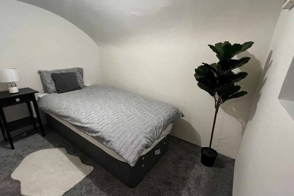 Apartamento Cozy 3 Bed Flat Near To Station